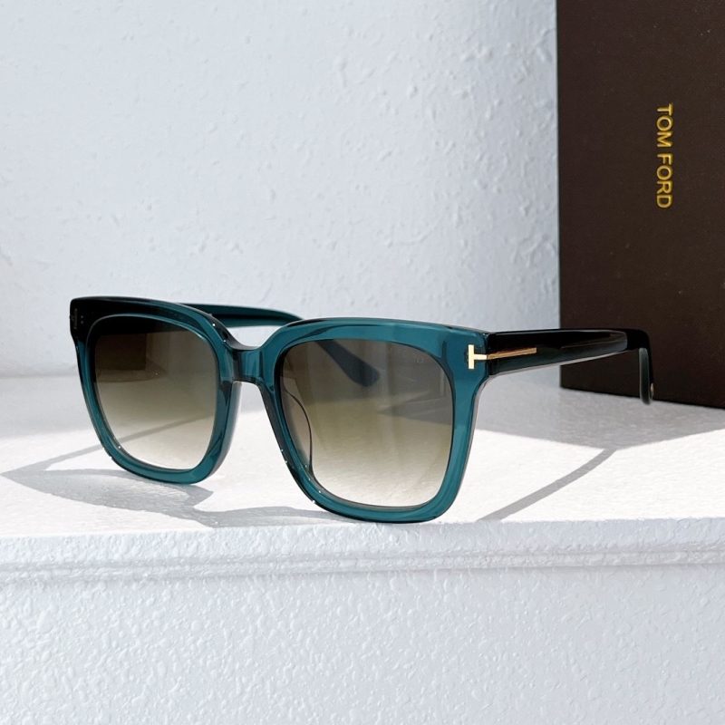 TOM FORD